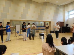 演技の練習をしている様子