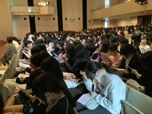 席で解いてみています