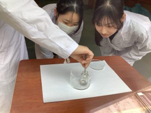 アンモニアガスに当てているところ